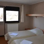 Les Aveilles Hotel 2*