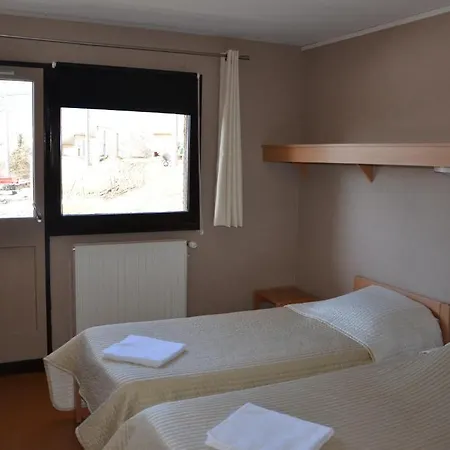 Les Aveilles Hotel 2*