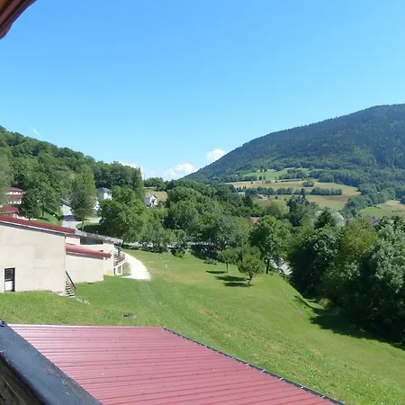 Les Aveilles Hotel 2*