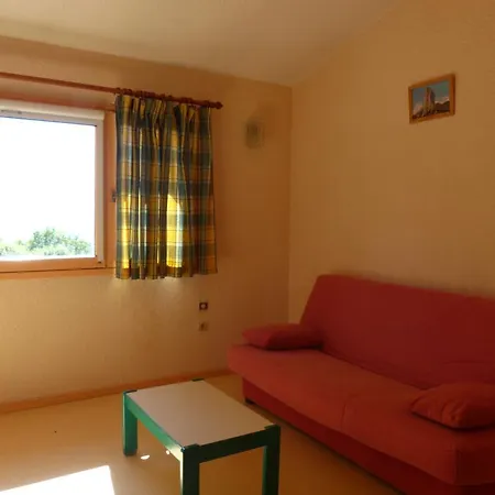 Les Aveilles Hotel 2*